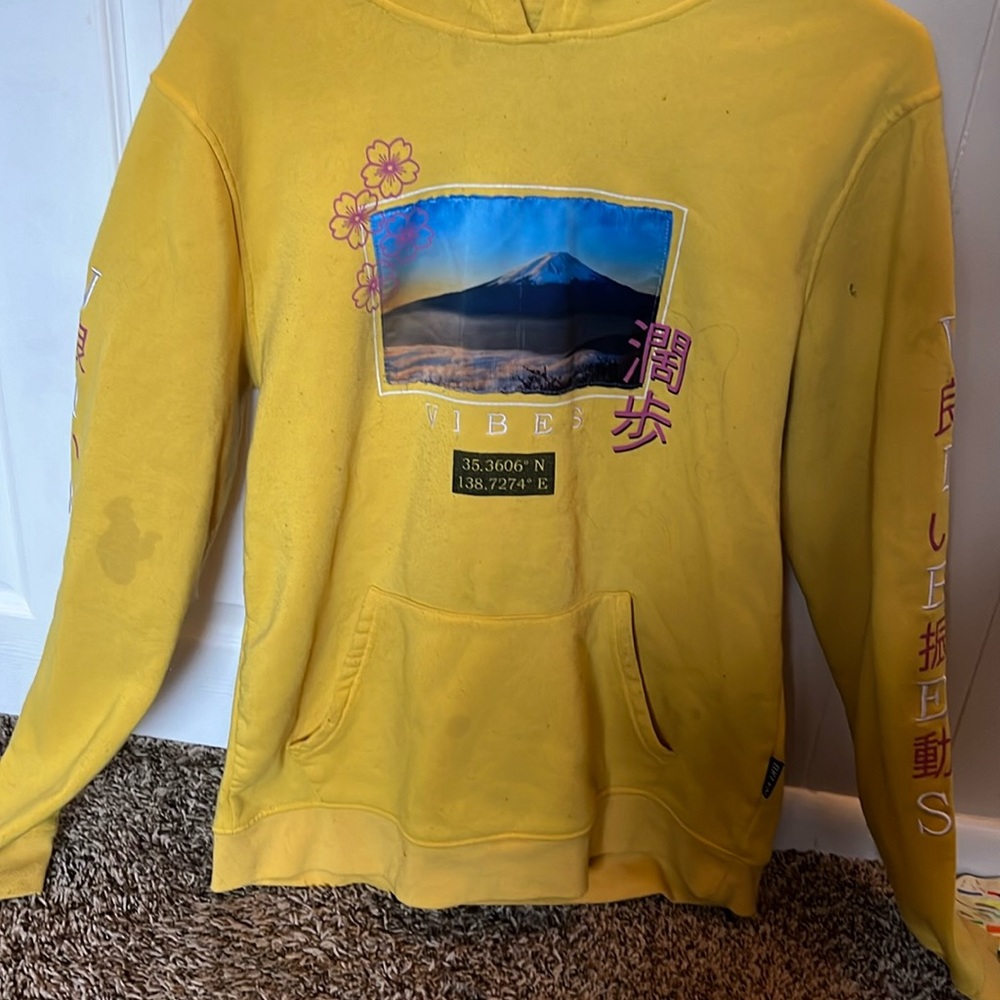 I’m selling a hoodie